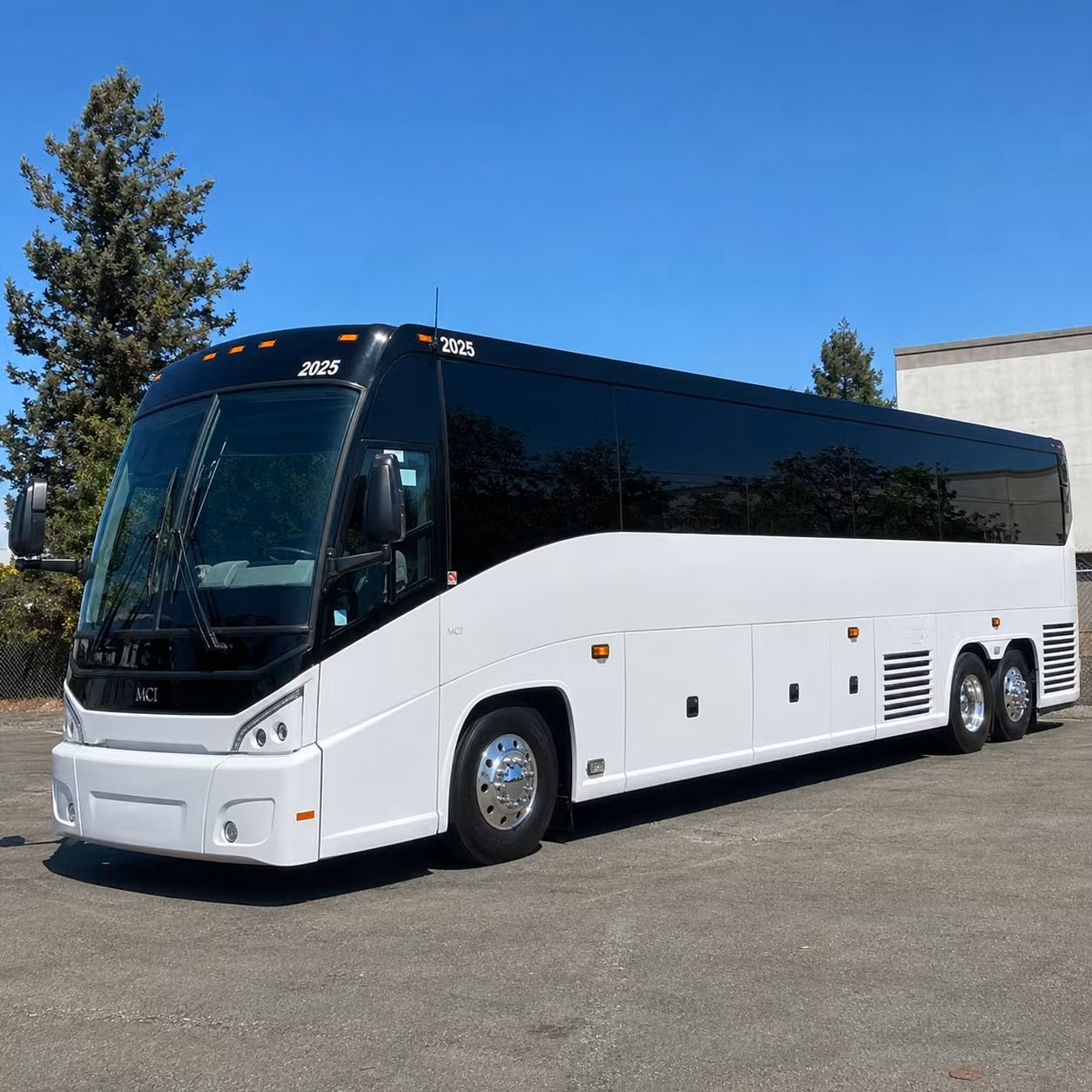 charter bus rentals for concerts at cadence bank amphitheatre and chastain park