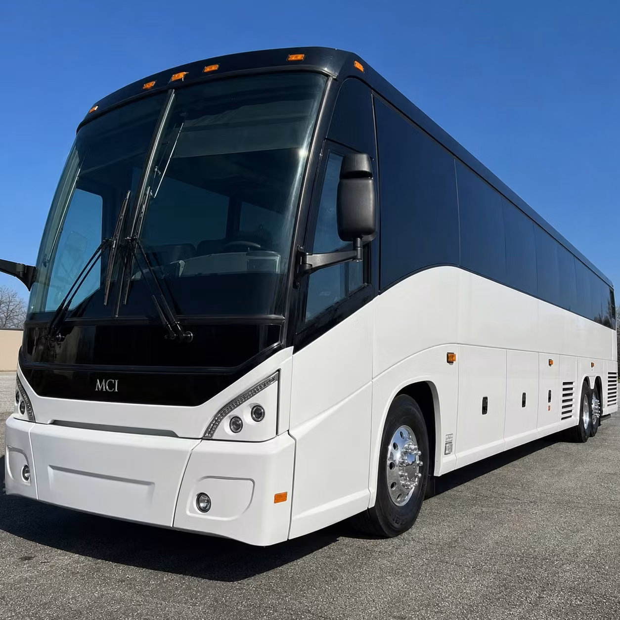 corporate airport shuttles in roswell that keep your team on schedule