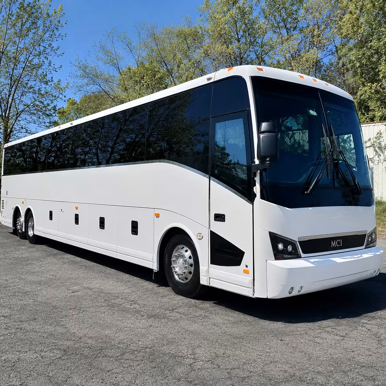 employee commuter shuttles that keep roswell teams moving every day